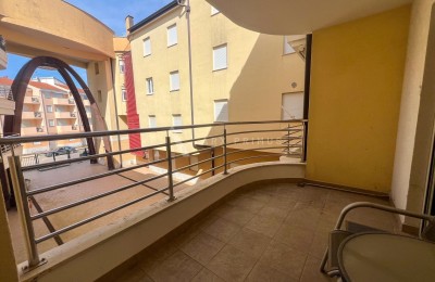 Apartment with garage in a great location near the sea, Umag