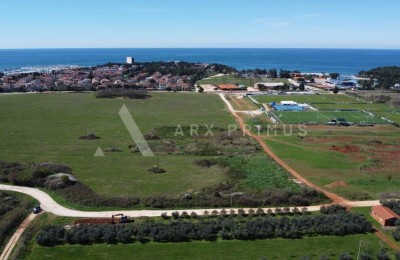Building land near the sea and all amenities, Umag