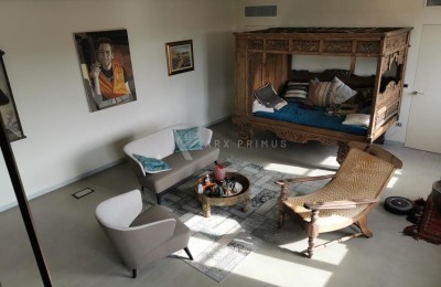 A unique apartment in the center of Umag with a sea view