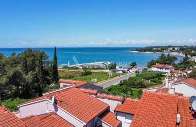 Apartment close to the sea with a sea view, Zambratija, Umag