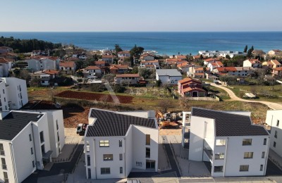 Large two-story apartment with sea view, Zambratija, Umag