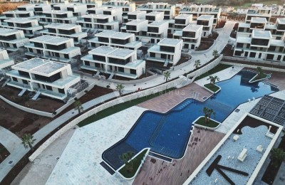 Dvojna vila u luksuznom resortu