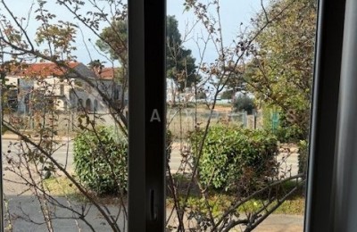Stanovanje v visokem pritličju na odlični lokaciji, Umag