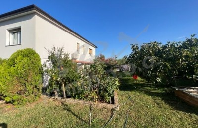 Samostojeća kuća na velikoj parceli okružena zelenilom, Finida, Umag 2