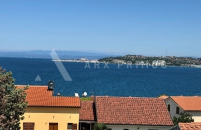 Haus in bester Lage mit wunderschönem Garten, Crveni Vrh, Umag