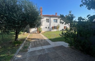 Samostojeća kuća na velikoj parceli okružena zelenilom, Finida, Umag 4