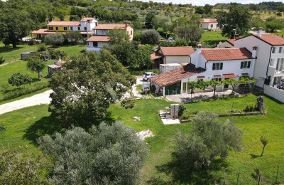 Una bellissima proprietà con vista su Umago e sul mare